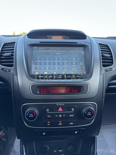 Kia Sorento-12