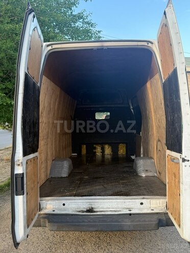 Ford Transit-3