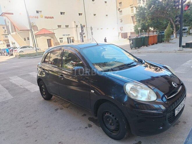 Nissan March-2