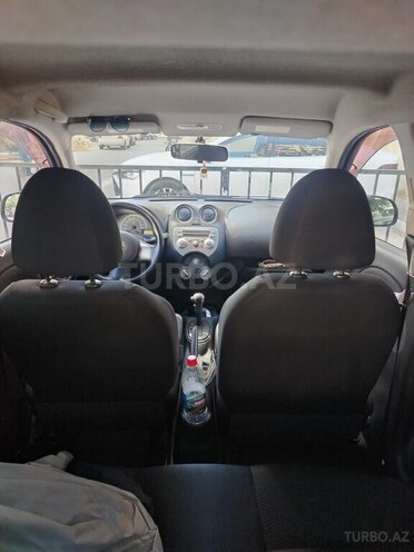 Nissan March-8