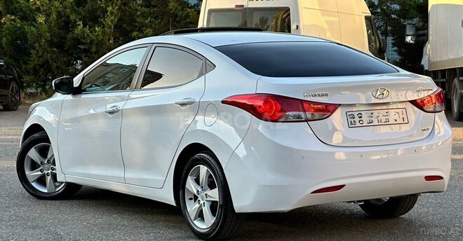 Hyundai Elantra-9