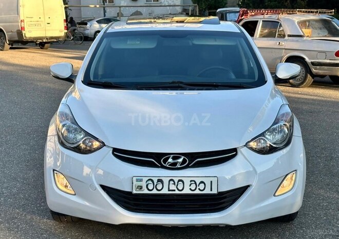 Hyundai Elantra-6