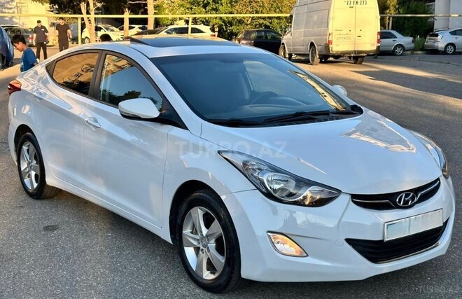 Hyundai Elantra-3