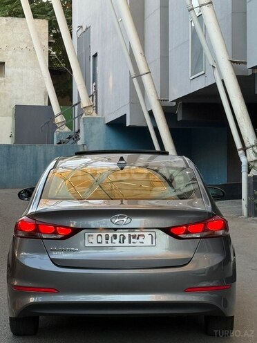 Hyundai Elantra-5