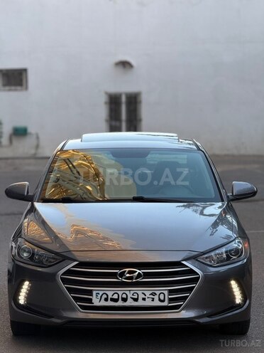 Hyundai Elantra-1