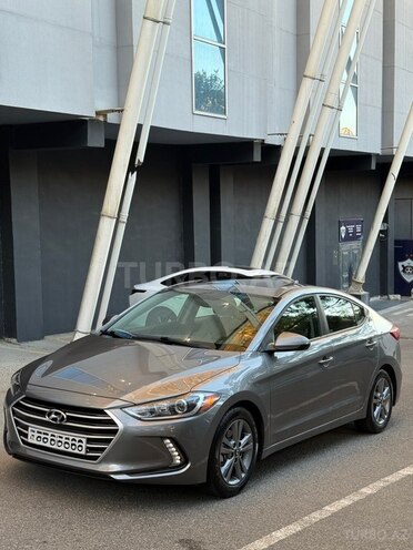 Hyundai Elantra-3