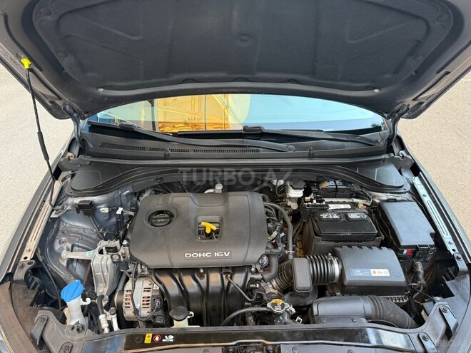 Hyundai Elantra-18