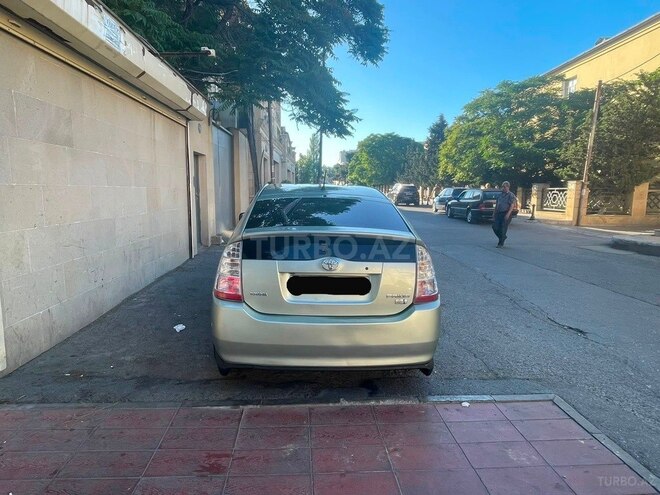 Toyota Prius-2