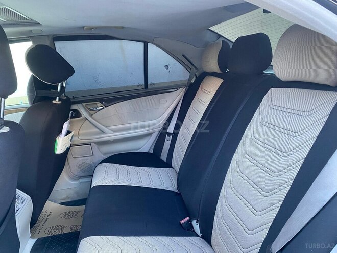 Mercedes E 320-4