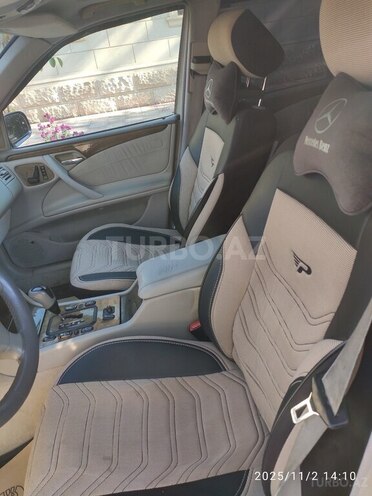 Mercedes E 320-6