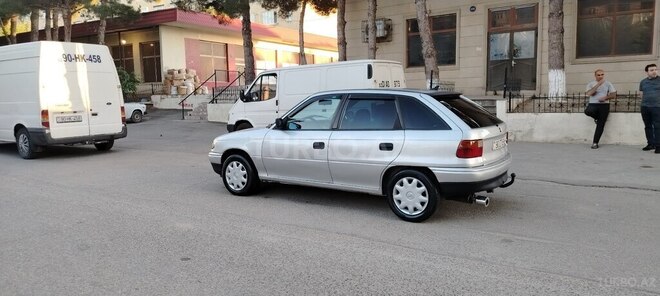 Opel Astra-2