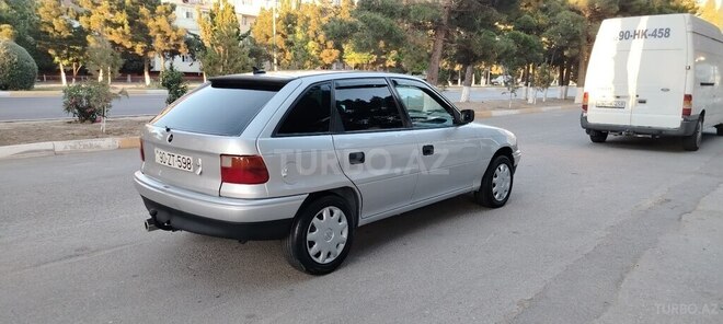 Opel Astra-12