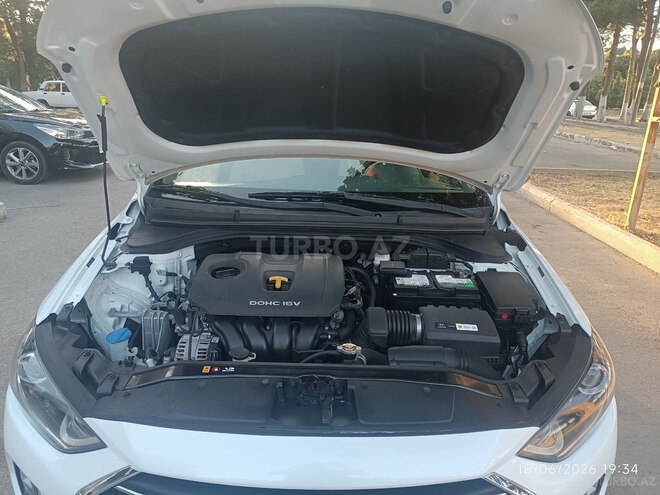 Hyundai Elantra-18