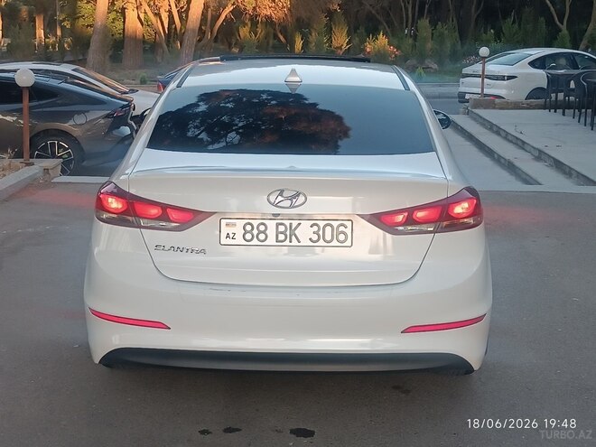 Hyundai Elantra-6