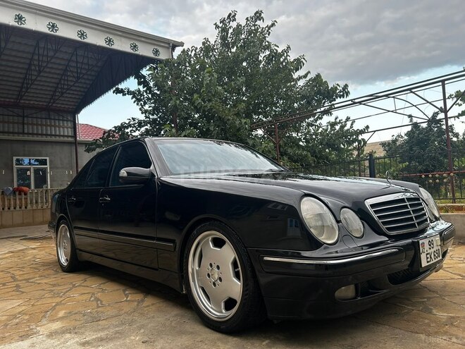 Mercedes E 320-3