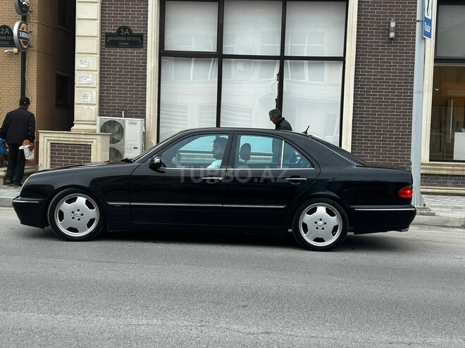 Mercedes E 320-5