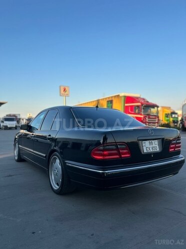 Mercedes E 320-7
