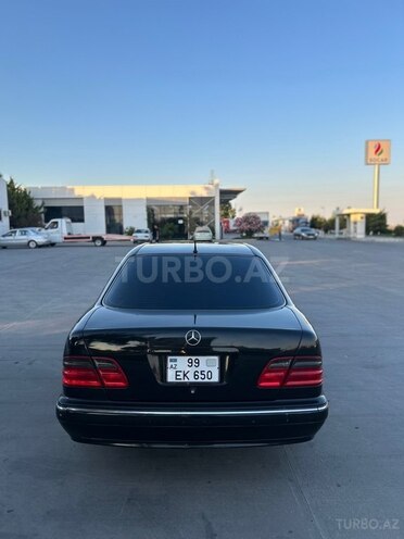 Mercedes E 320-9