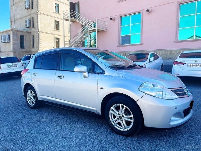 Nissan Tiida-4