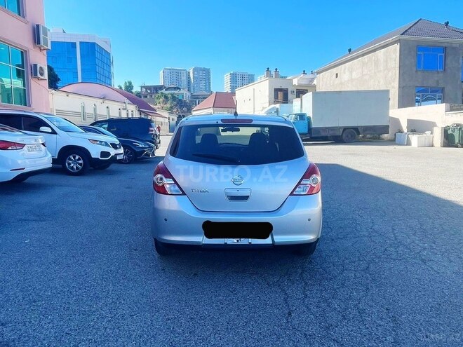 Nissan Tiida-2
