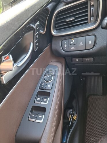 Kia Sorento-11