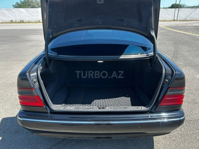 Mercedes E 320-12