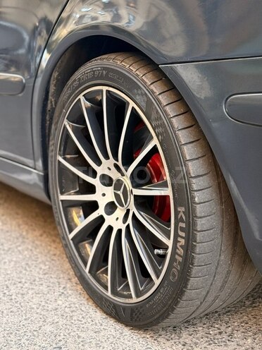 Mercedes E 220-13