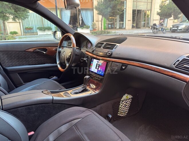 Mercedes E 220-10