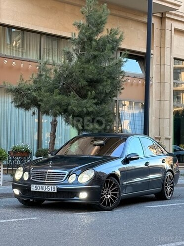 Mercedes E 220-1
