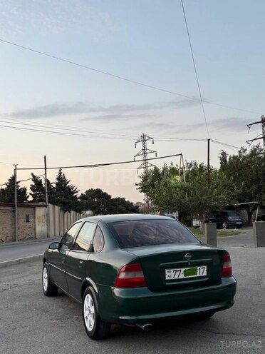 Opel Vectra-4