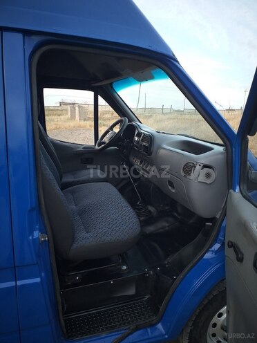 Ford Transit-4