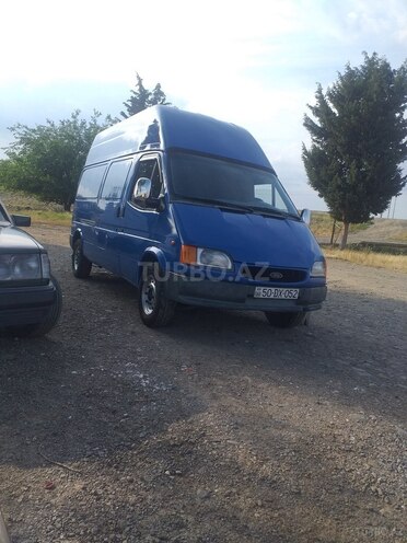 Ford Transit-12