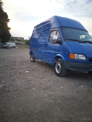 Ford Transit-10