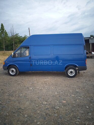Ford Transit-8