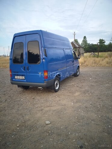 Ford Transit-6