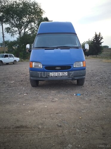 Ford Transit-1