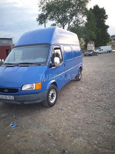 Ford Transit-9