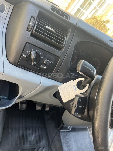 Ford Transit-6