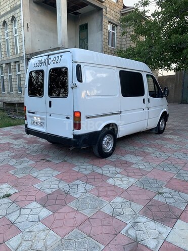 Ford Transit-4