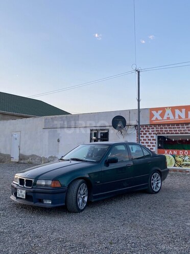 BMW 320-2