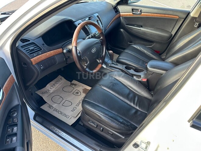 Hyundai Sonata-13