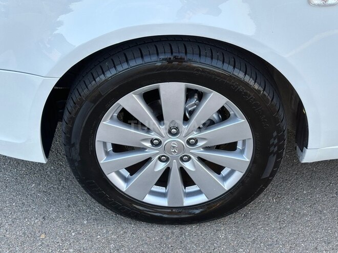 Hyundai Sonata-20