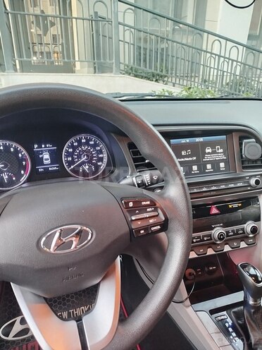 Hyundai Elantra-7