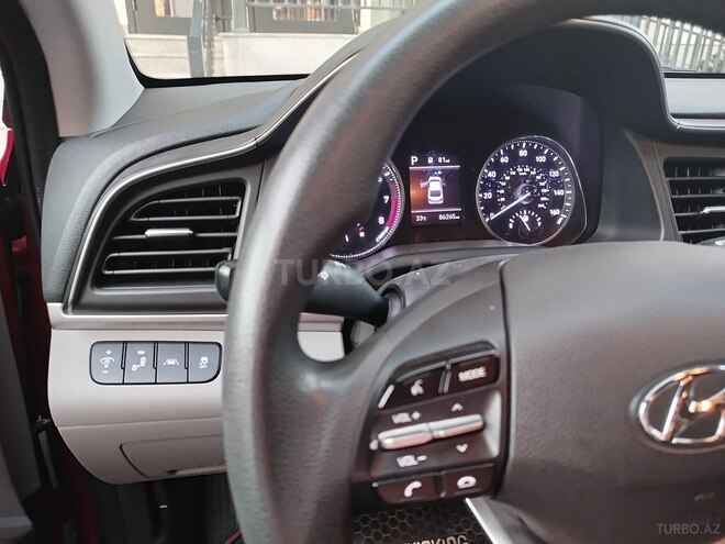 Hyundai Elantra-8