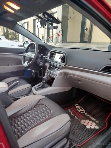 Hyundai Elantra-6