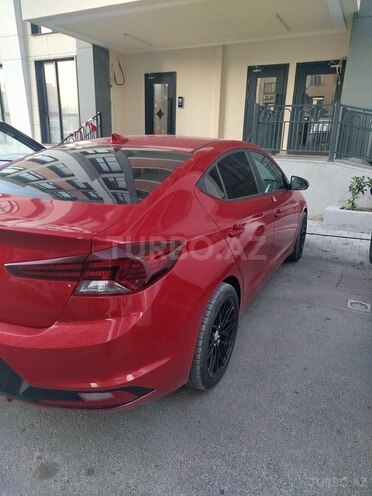 Hyundai Elantra-4