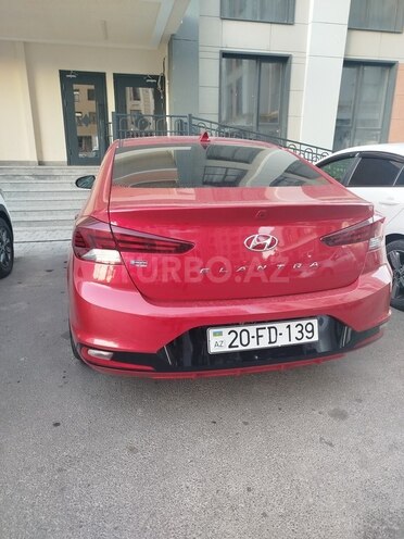Hyundai Elantra-3