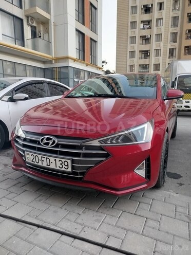 Hyundai Elantra-1