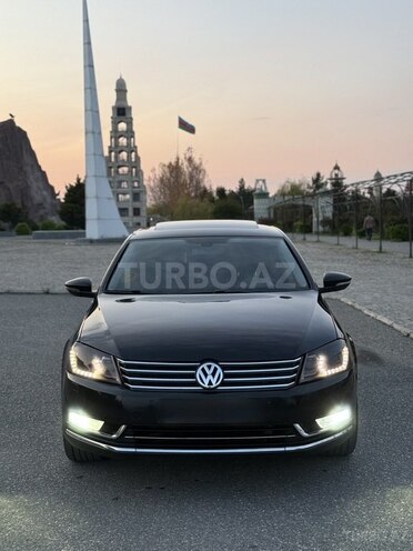Volkswagen Passat-1
