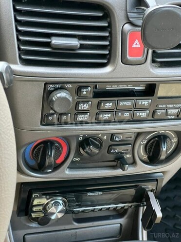 Nissan Sunny-5